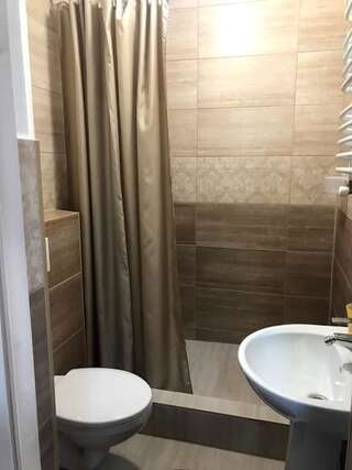 Мотели Fayniy Motel Татаров Стандартный трехместный номер-21