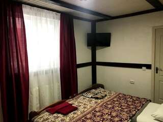 Мотели Fayniy Motel Татаров Стандартный двухместный номер с 2 отдельными кроватями-19